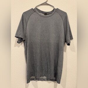 Lululemon men’s metal vent short sleeve shirt